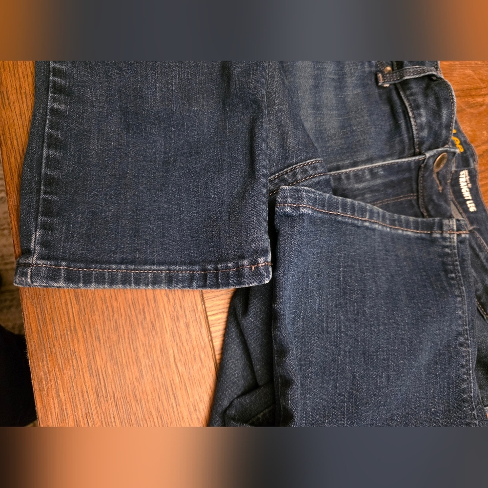 Lee Women's Perfect Fit Straight Leg Jeans. Sz 12 Short.  26" Inseam.  9" Rise - Picture 8 of 9